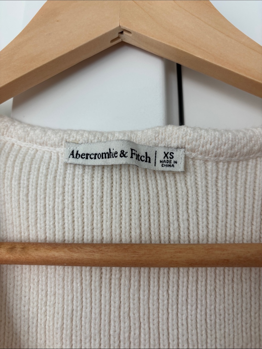Abercrombie & Fitch Cream Knit Button Vest - Picture 2 of 3